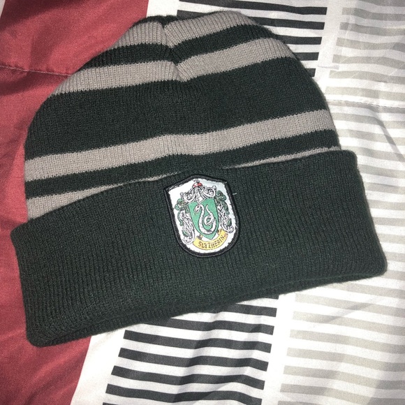 Hot Topic Accessories - Slytherin Beanie 🐍